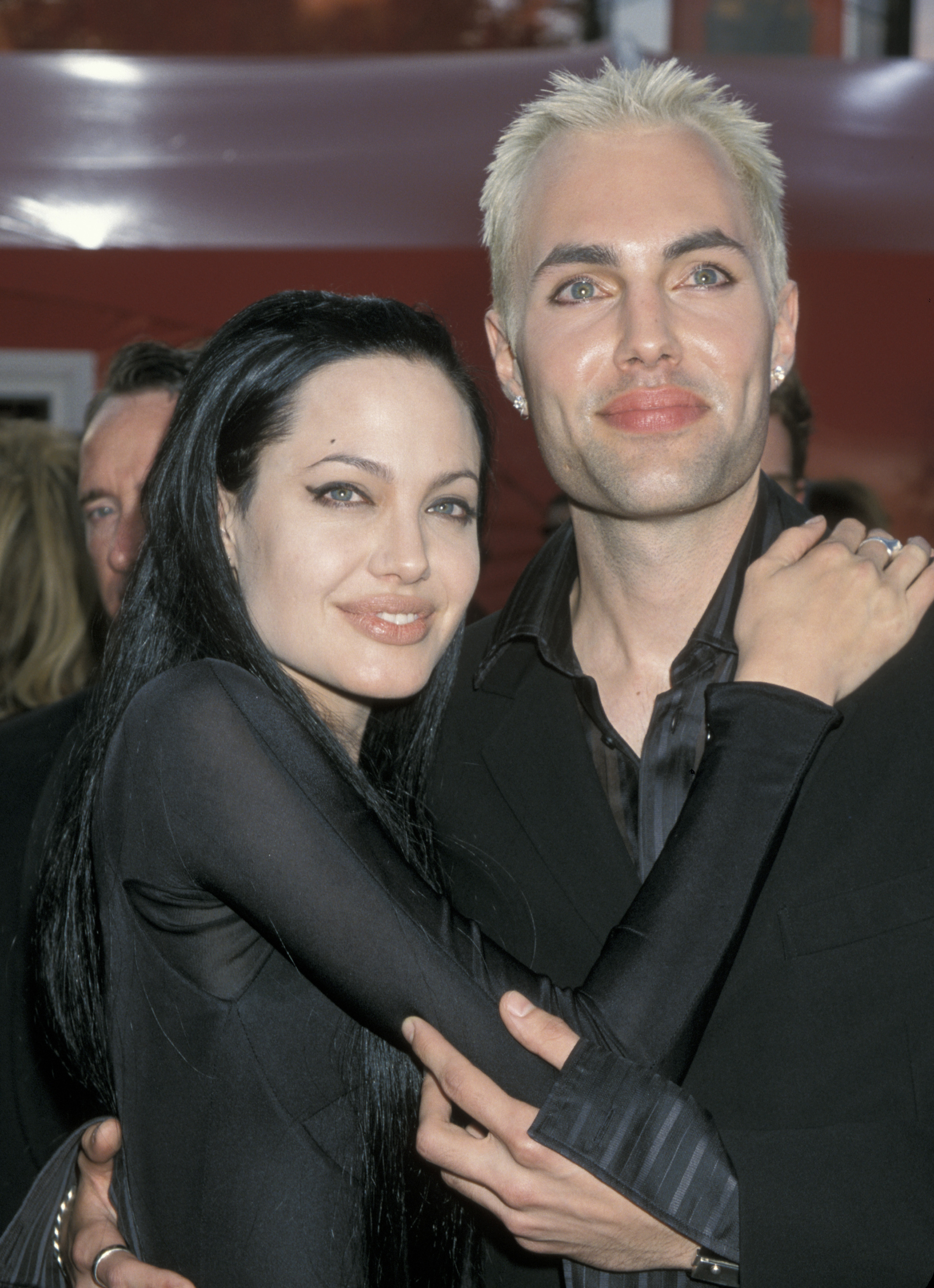 Angelina Jolie and James Haven at the 72nd Annual Academy Awards - Arrival on March 26, 2000 | Source: Getty Images