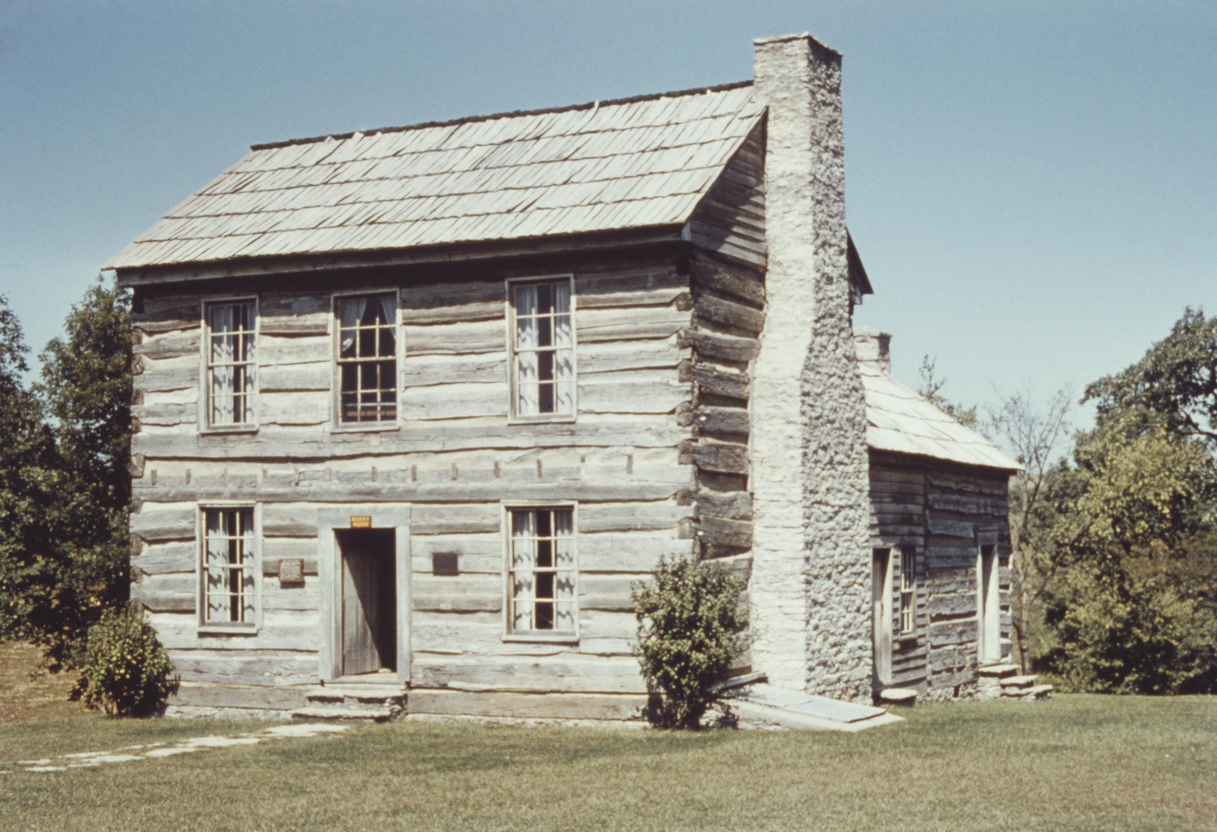 The Francis Berry House or Berry House in the Lincoln Homestead State Park in Springfield, Kentucky, circa 1960, where Nancy Hanks and Thomas Lincoln, the parents of President Abraham Lincoln, were thought to have carried out their courtship. | Source: Getty Images