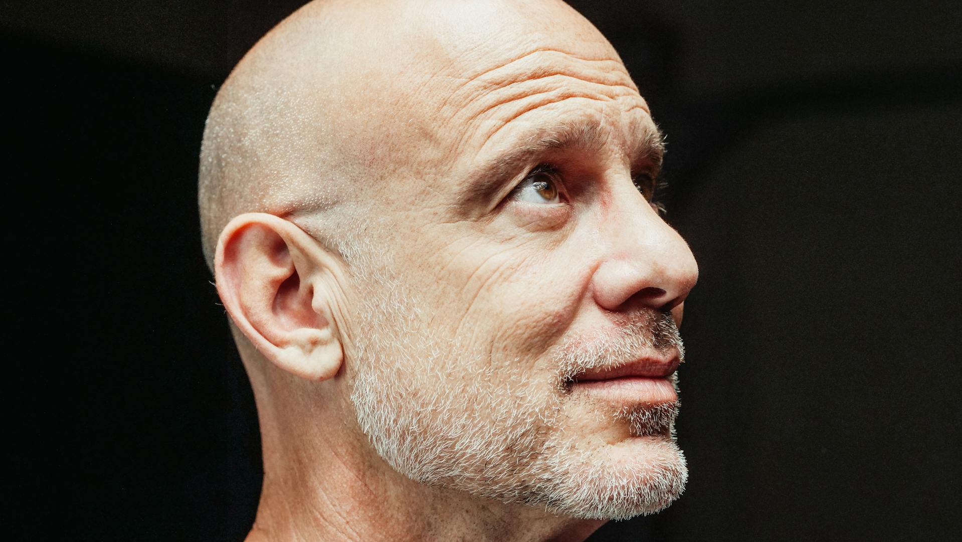 A melancholy man | Source: Pexels