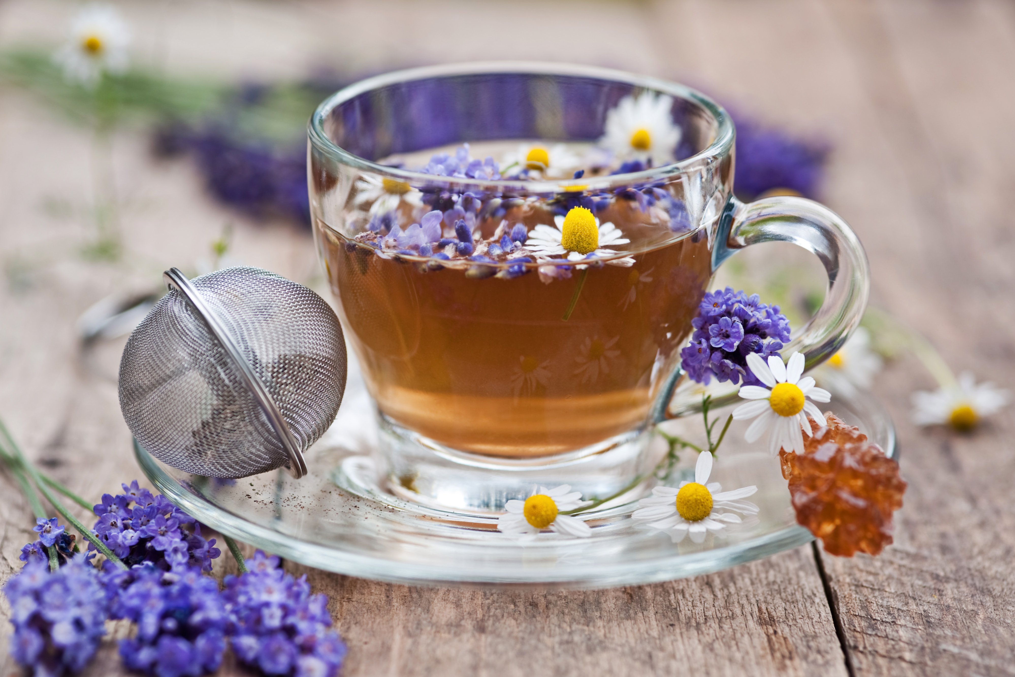 Lavender and chamomille tea | Photo: Shutterstock