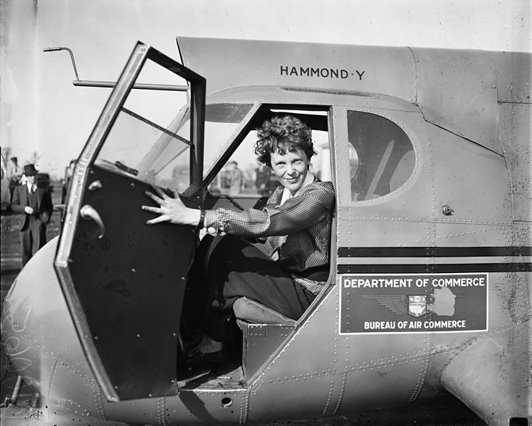 Amelia Earhart in a Stearman-Hammond Y-1 | Source: Wikimedia Commons/United States Library of Congress/Harris & Ewing 
