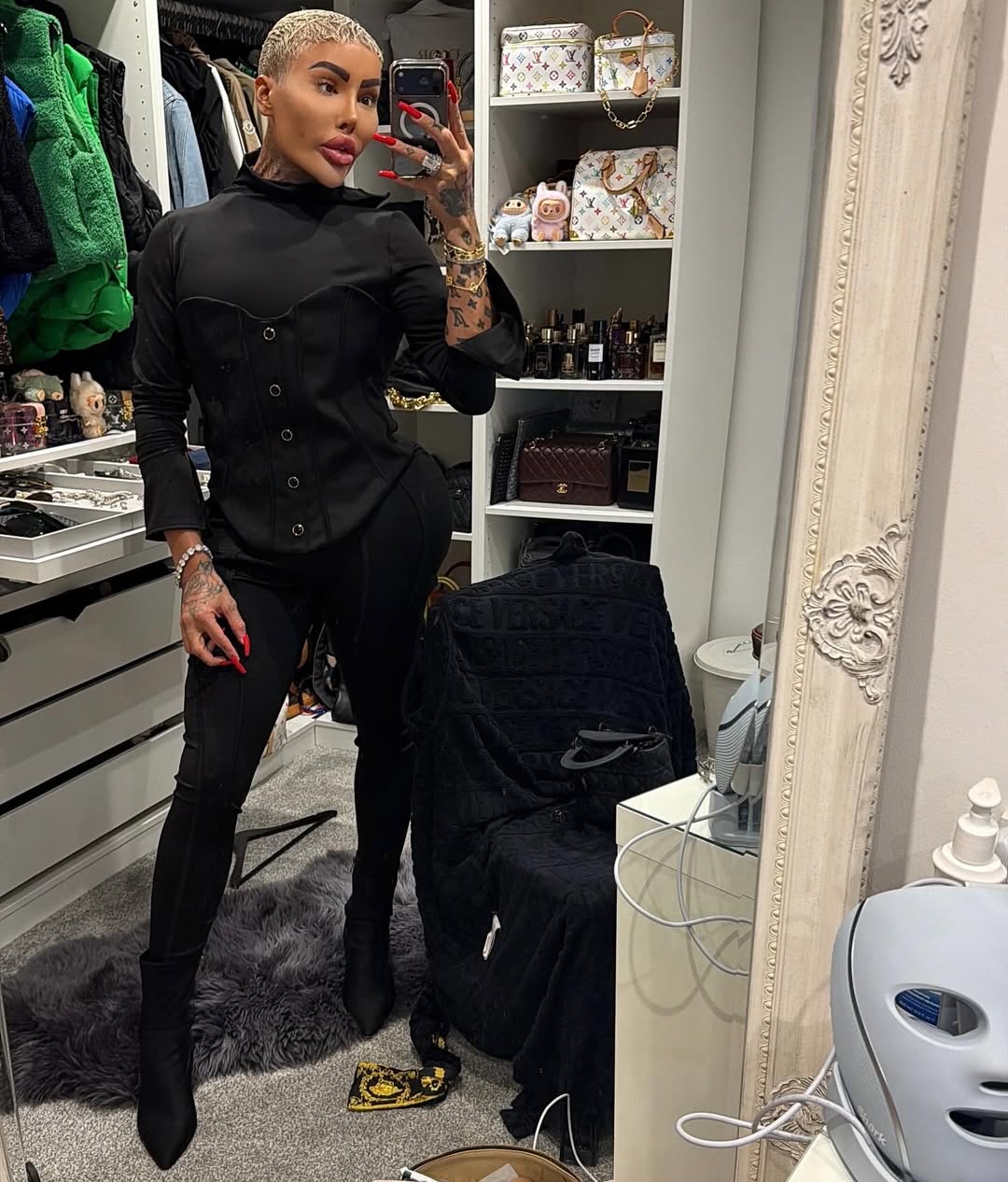 Jordan James Parke poses for a mirror selfie, shared on 29 December 2025. | Source: Instagram/jordanjamesparke2