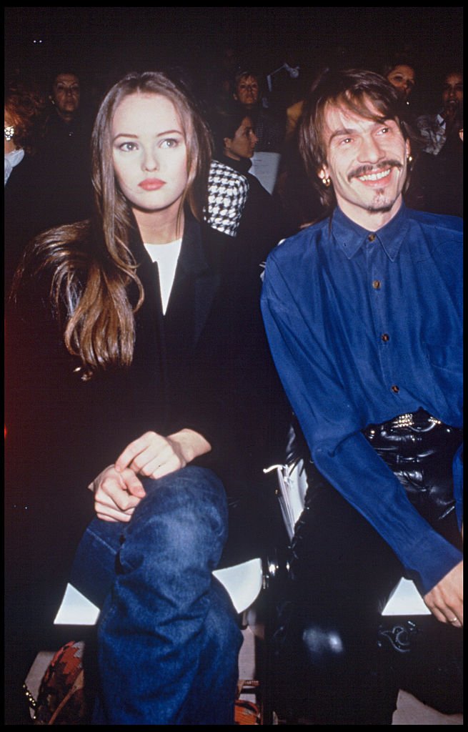 Vanessa Paradis et Florent Pagny à la Défilé de prêt-à-porter Chanel printemps été 1992. | Photo : Getty Images Vanessa Paradis et Florent Pagny à la Défilé de prêt-à-porter Chanel printemps été 1992. | Photo : Getty Images