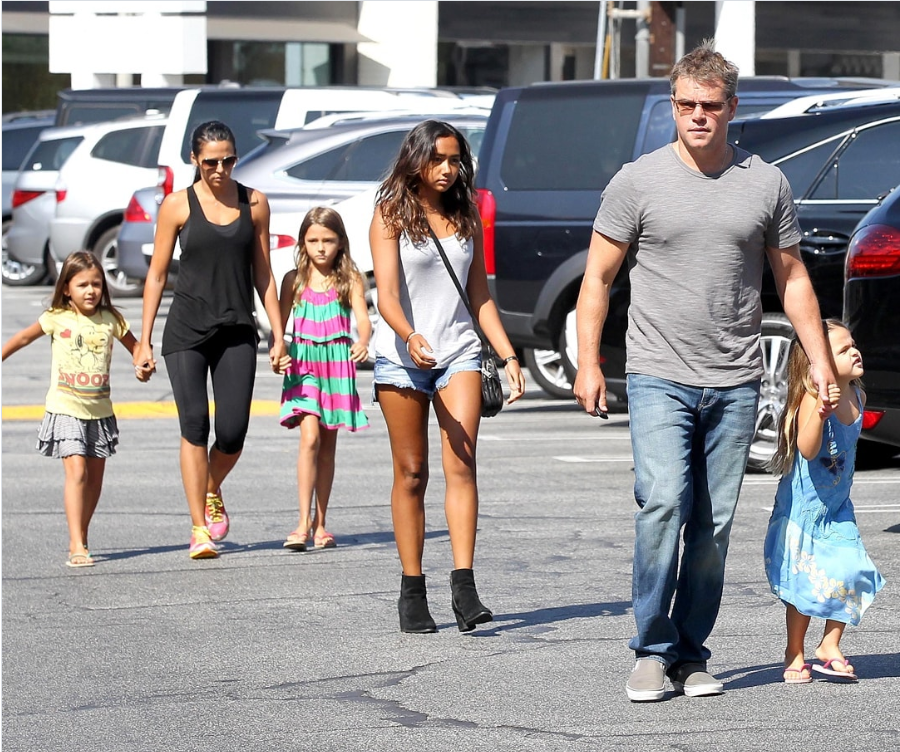 Years before their daughters reached adulthood, Matt Damon and Luciana Damon were photographed together during a family outing with all four girls. | Source: Instagram/closerweekly
