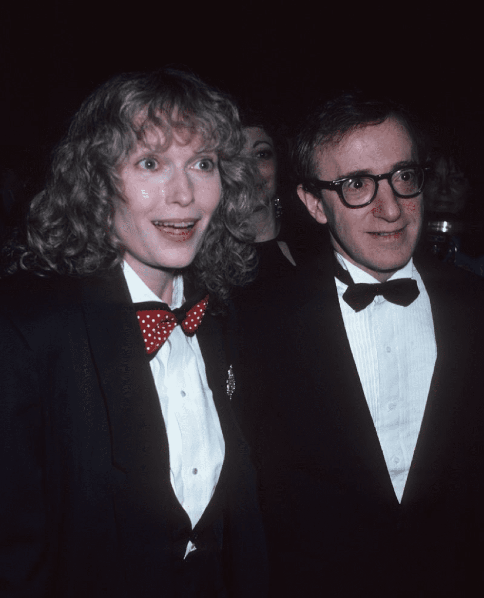 Woody Allen und Mia Farrow am 14.04.1986 am Waldorf Hotel in New York. | Quelle: Getty Images