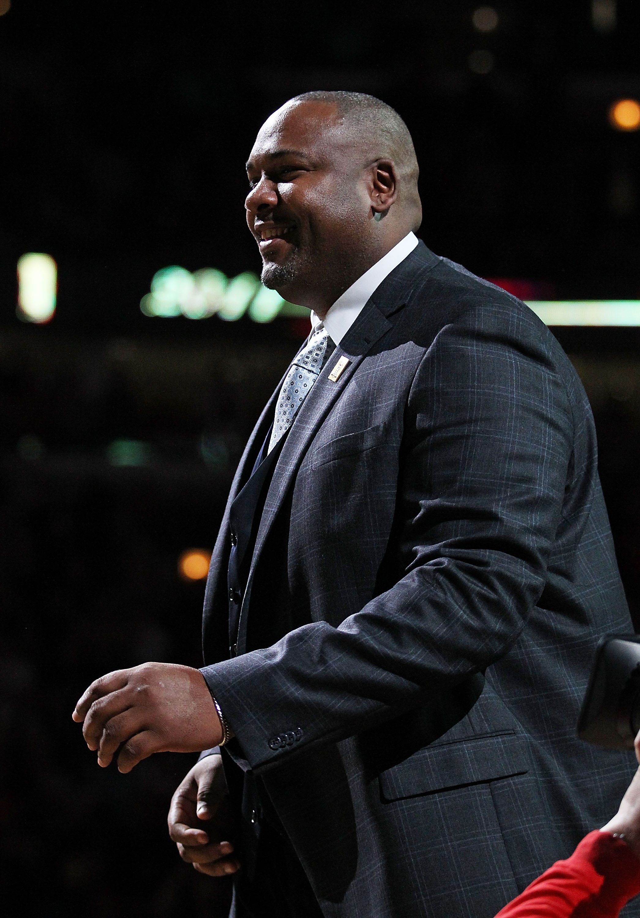 Stacey King is seen during half-time of a game between the Bulls and the Utah Jazz on March 12, 2011 | Source: Getty Images
