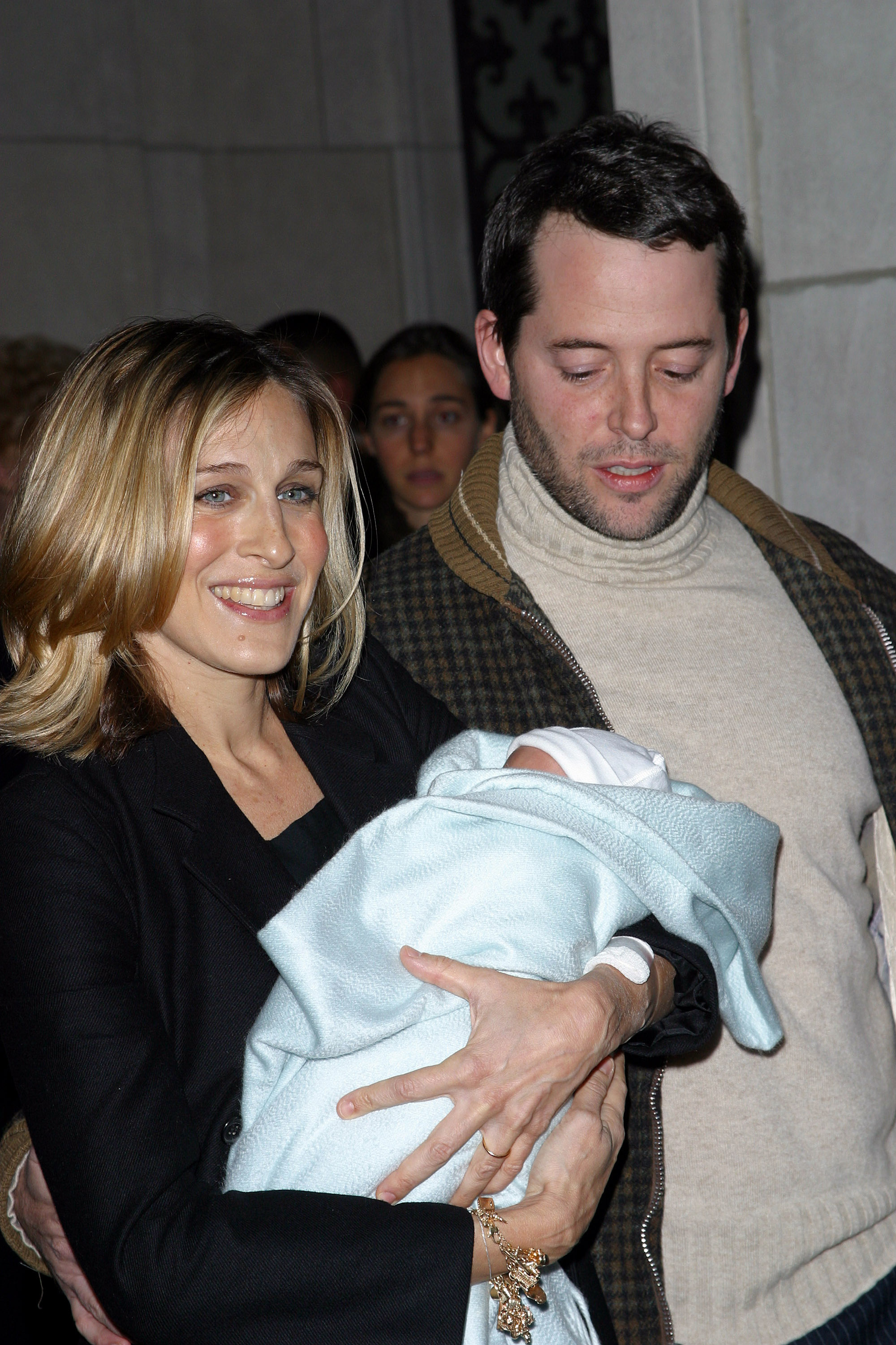 Sarah Jessica Parker, James Broderick, and Matthew Broderick on November 1, 2002 | Source: Getty Images