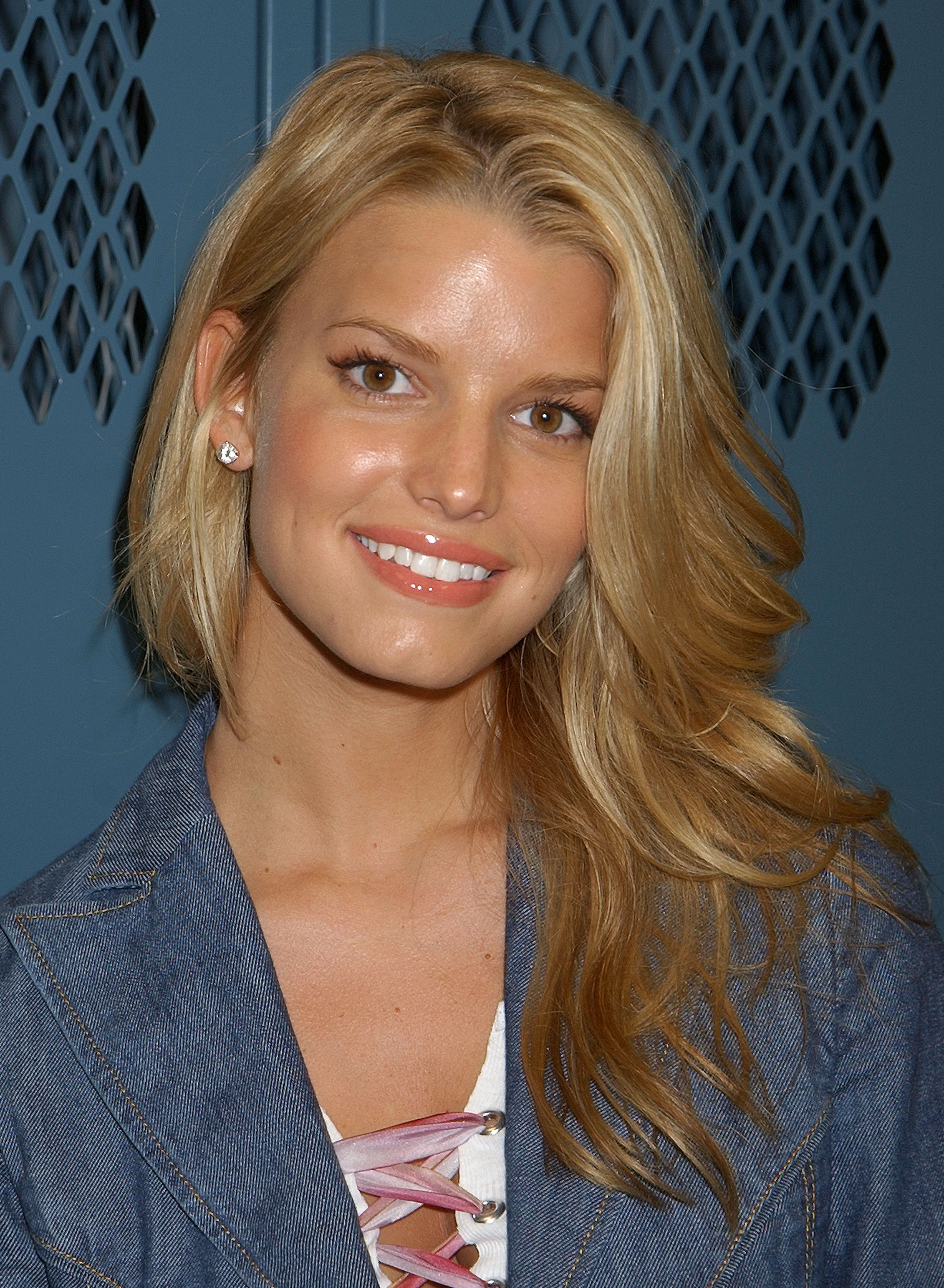 Jessica Simpson at a charity  Celebrity Basketball Game in Los Angeles in 2003 | Source: Getty Images