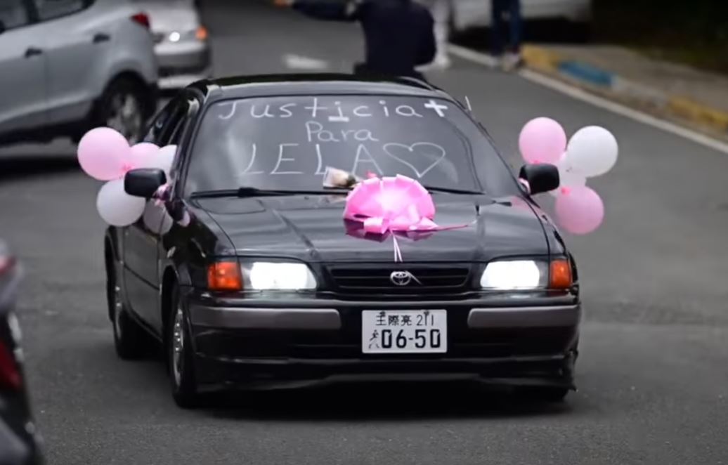 A car with the message "Justice for Lela" at the funeral procession in honor of Gabriela Nicole Pratts Rosario, from a news reported dated August 15, 2025 | Source: Youtube/El Nuevo Dia
