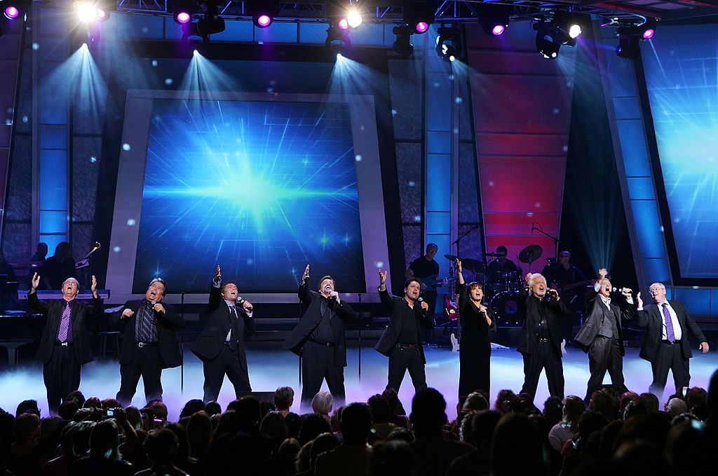 Virl Osmond, Alan Osmond, Jimmy Osmond, Jay Osmond, Donny Osmond, Marie Osmond, Merrill Osmond, Wayne Osmond and Tom Osmond, perform at the Orleans Hotel & Casino. | Photo: Getty Images