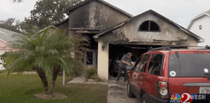 The damage on the house was intensive but not unrepairable. | Photo: Youtube/WESH 2 News