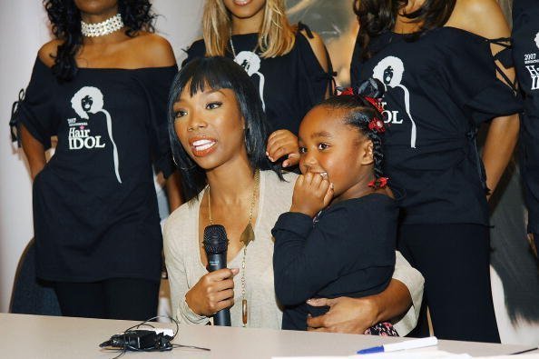 Brandy and her daughter Sy'rai at the Washington D.C. Convention Center November 11, 2007 | Photo: Getty Images
