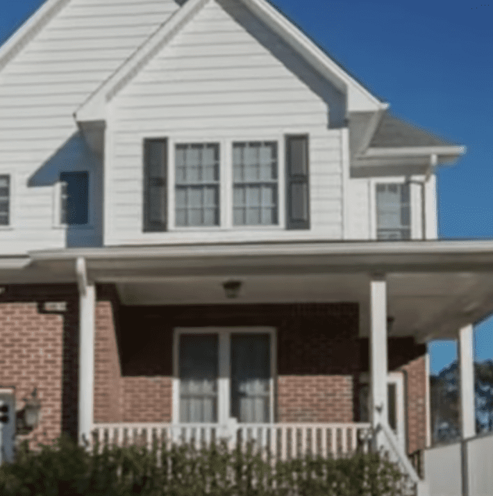 Veteranenpaar hat sein Traumhaus gekauft und jemand hat die Hypothek abbezahlt | Quelle: Youtube/Good Morning America