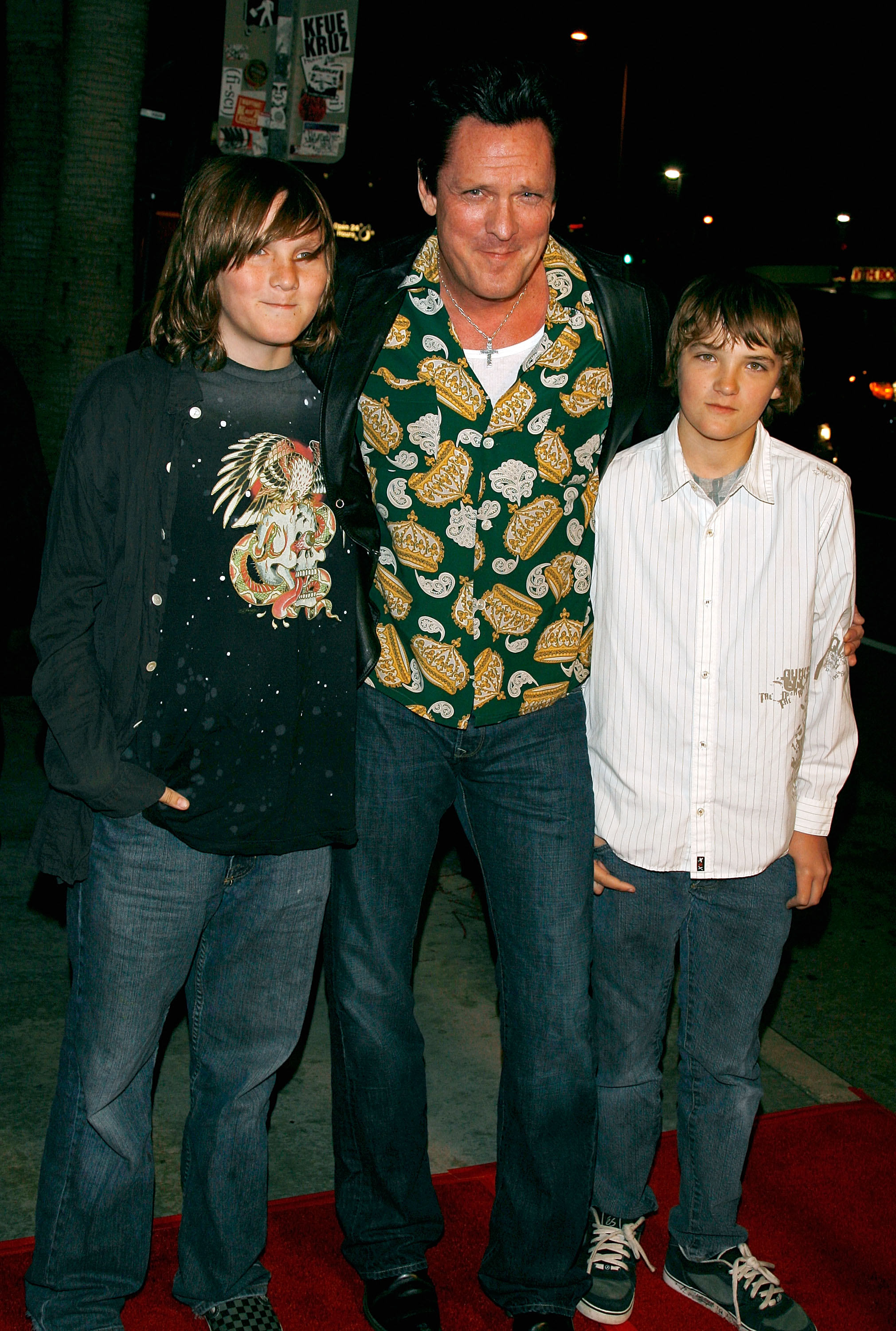 Michael Madsen with his sons, Max and Hudson, at the premiere of "The Astronaut Farmer" on February 20, 2007, in Hollywood, California. | Source: Getty Images