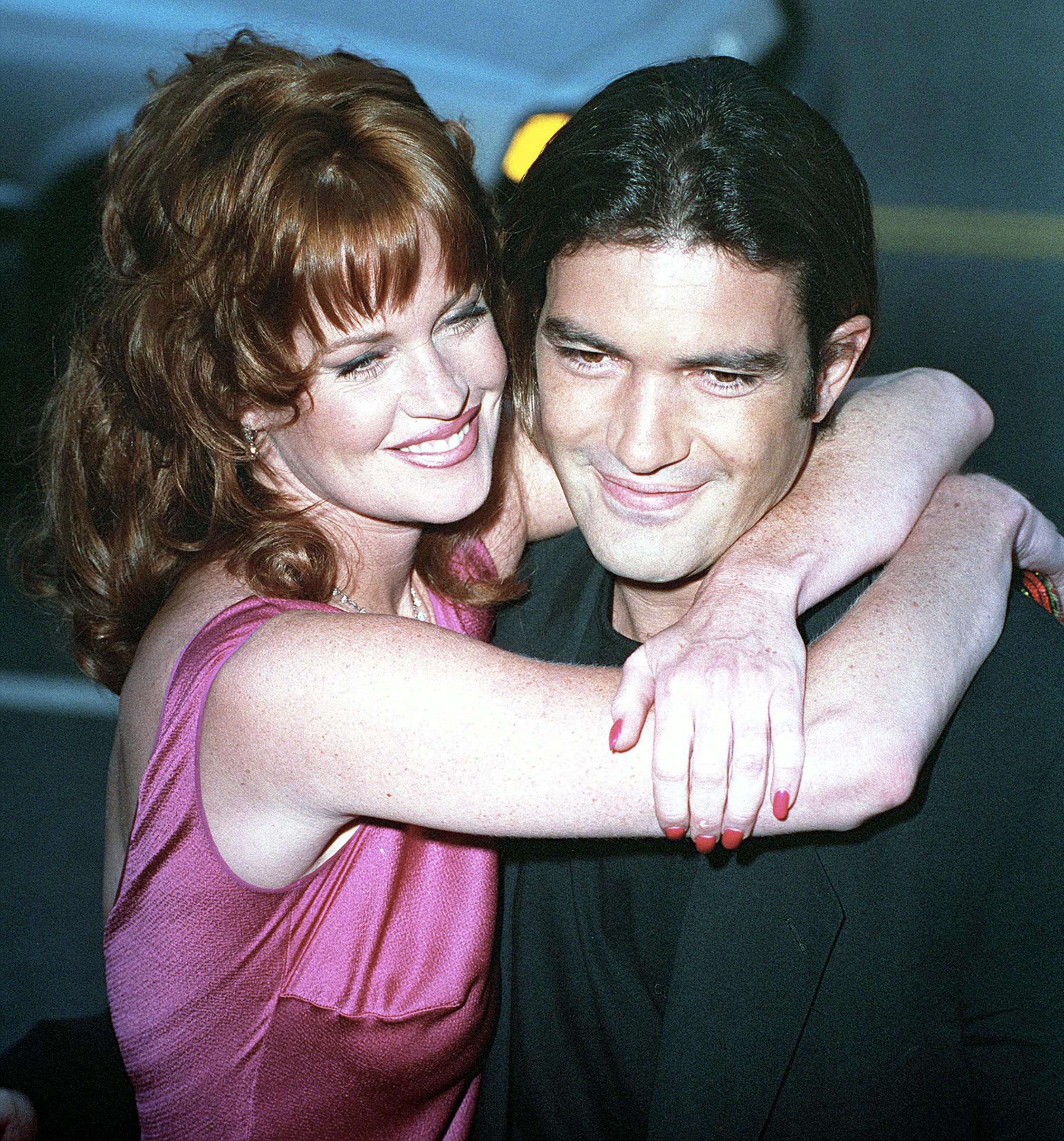Melanie Griffith and Antonio Banderas at the premiere of "Desperado" on August 21, 1995, in Los Angeles, California. | Source: Getty Images