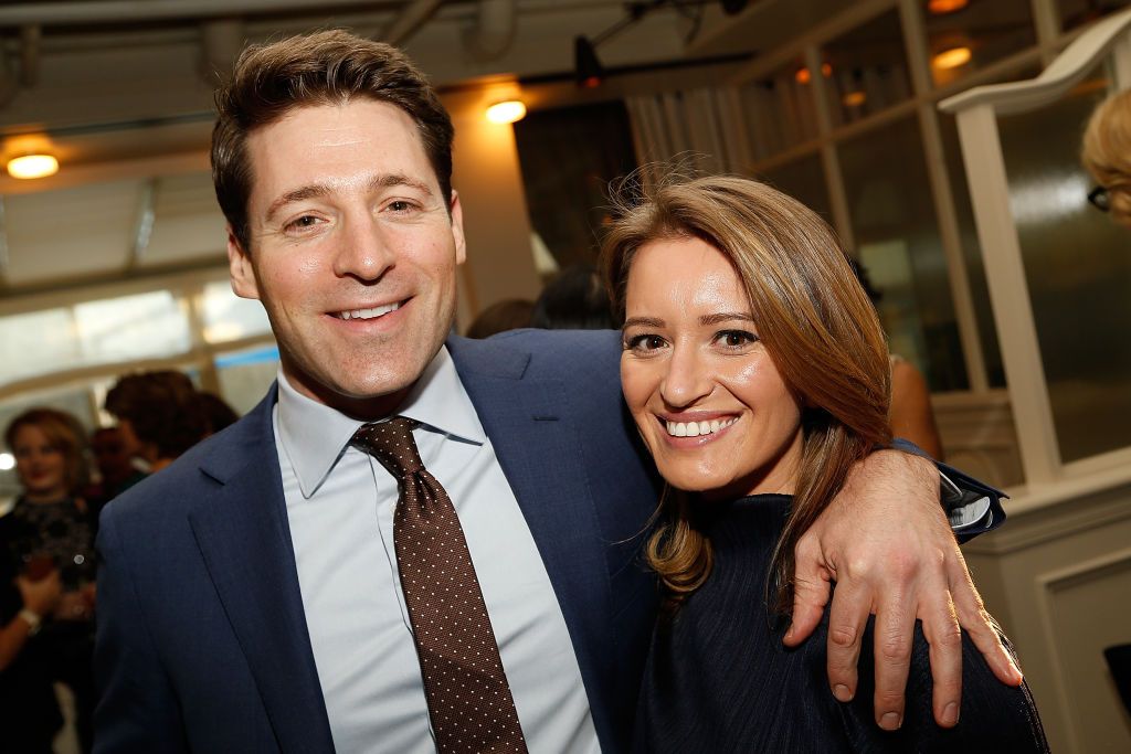 Tony Dokoupil  and honoree Katy Tur attend ELLE and Bottega Veneta Women in Washington dinner on March 22, 2017 in Georgetown. | Photo: Getty Images