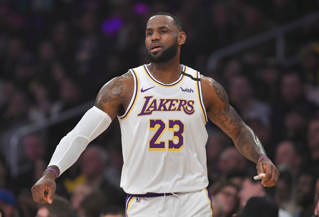 LeBron James #23 of the Los Angeles Lakers plays the Detroit Pistons at Staples Center | Photo: Getty Images