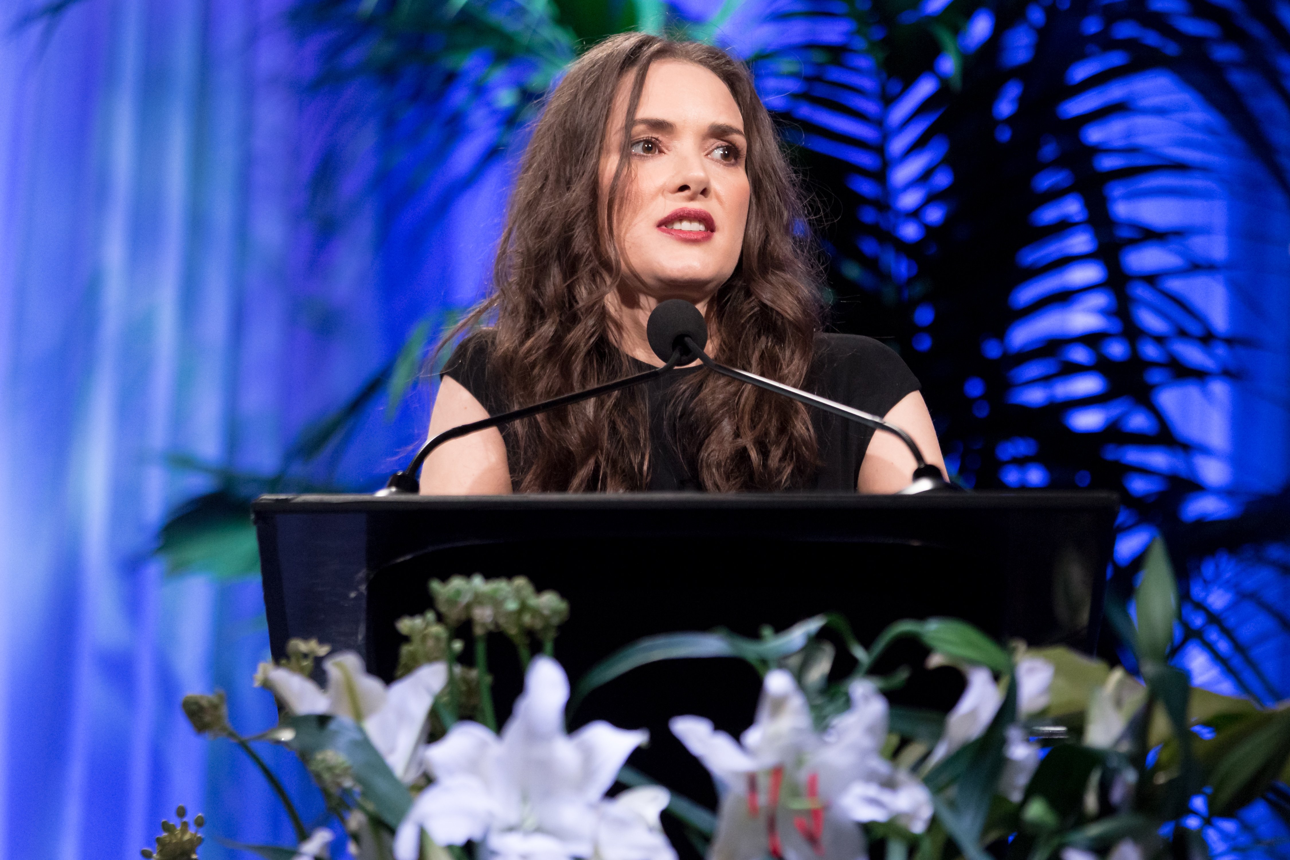 Winona Ryder at the Saban Community Clinic's 50th Anniversary Dinner Gala on November 13, 2017 in Beverly Hills, California. | Source: Getty Images