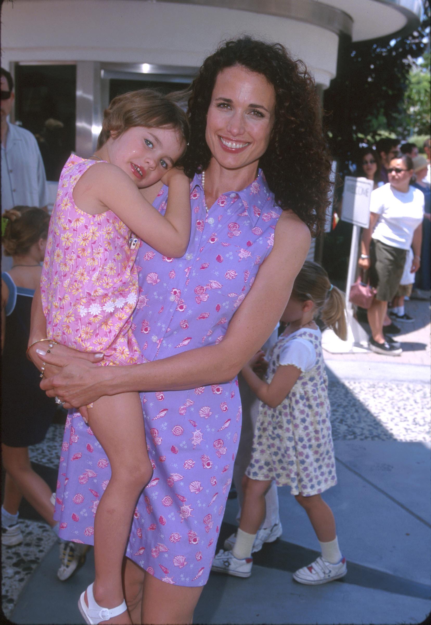Andie MacDowell and her daughter at the "Muppets From Space" premiere n July 12, 1999 | Source: Getty Images 