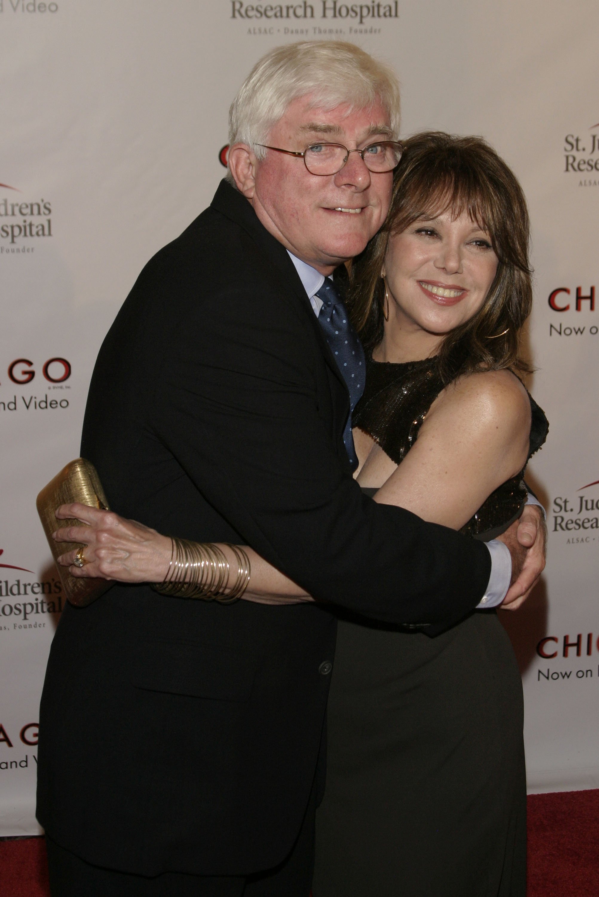 Phil Donahue and Marlo Thomas during St. Jude "Runway for Life" at Beverly Hilton in Beverly Hills, California, United States | Source: Getty Images 