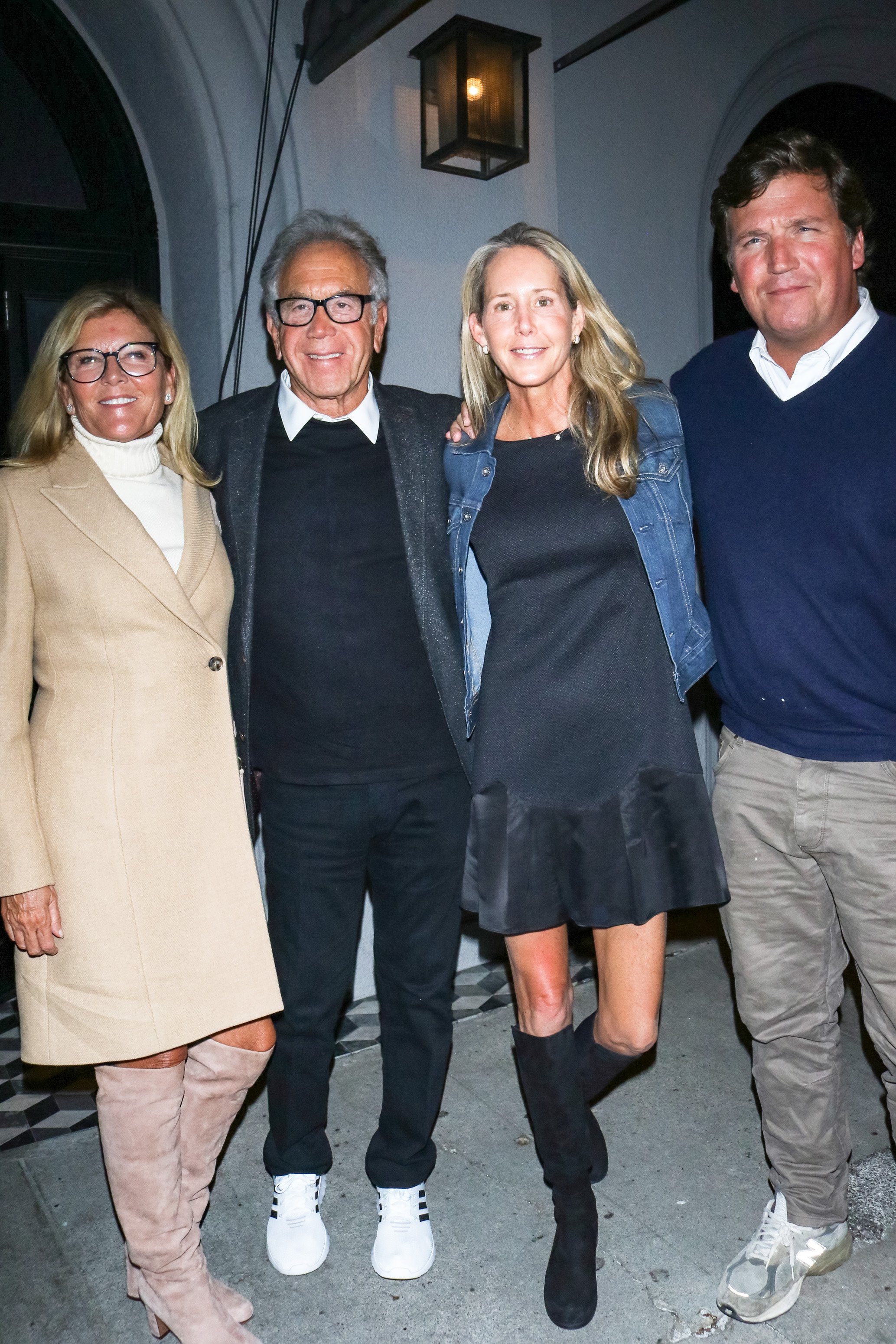 James Randall, Eleanor Randall, Tucker Carlson, and Susan Andrews are seen on January 14, 2020, in Los Angeles | Source: Getty Images