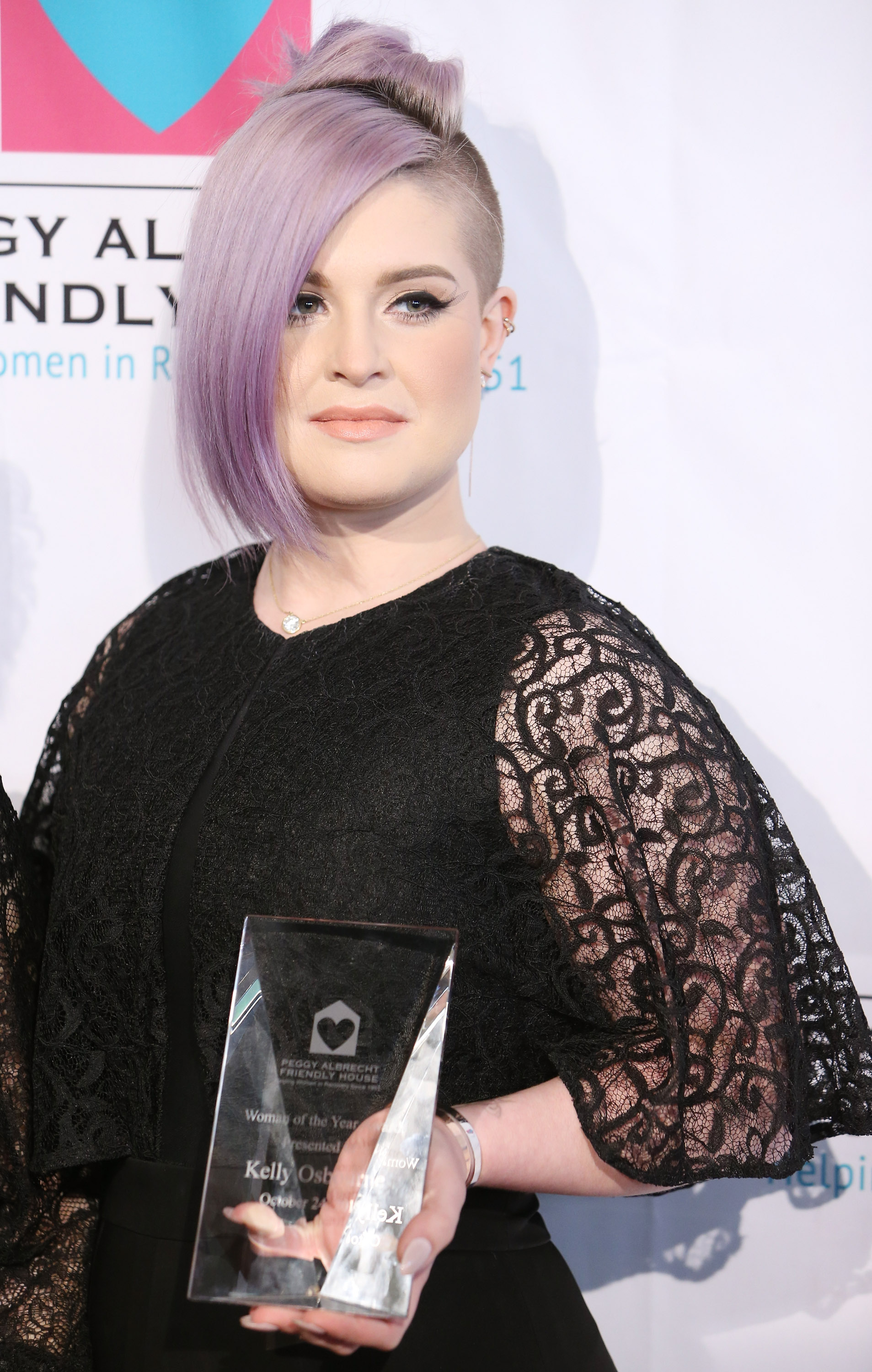 Kelly Osbourne arrives at The Peggy Albrecht Friendly House Los Angeles 26th Annual Awards luncheon held at The Beverly Hilton Hotel in Beverly Hills, California,  on October 24, 2015. | Source: Getty Images