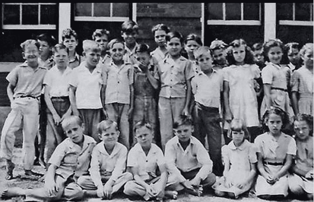 Roy Orbinson (far left) during his school days in Texas in the 1940s’. | Source: Instagram/OfficialRoyOrbinsion