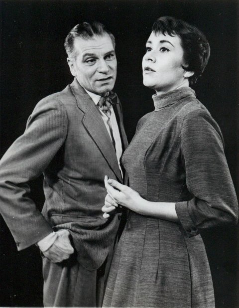 Laurence Olivier and Joan Plowright performing in The Entertainer on Broadway in 1958 | Photo: Wikimedia Commons Images
