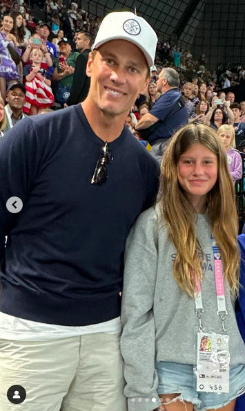 Tom and Vivian Brady posing for a photo at the Paris Olympics, posted on August 8, 2024 | Source: Instagram/tombrady