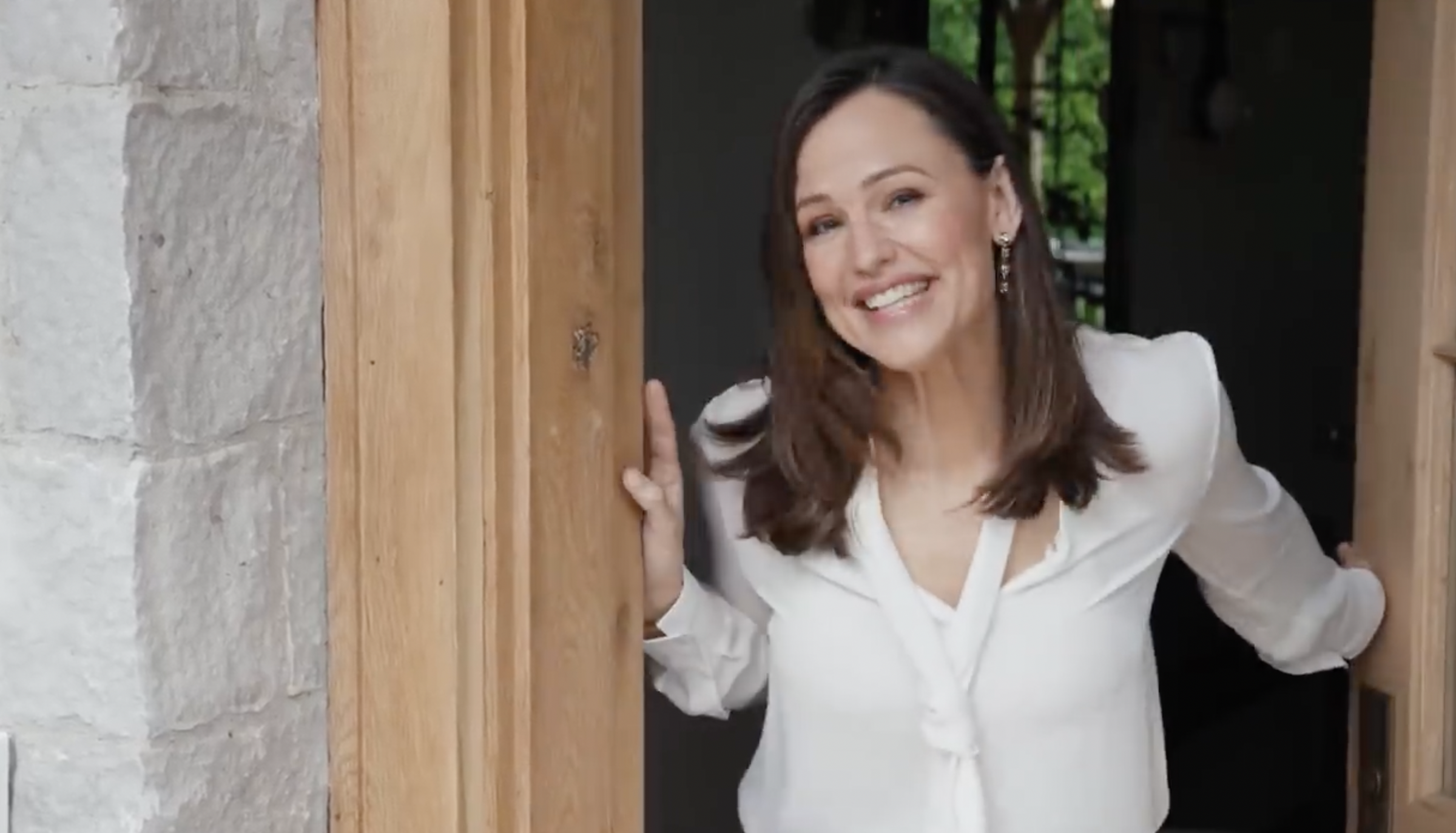 Jennifer Garner's home from a post dated September 3, 2024. | Source: YouTube/Architectural Digest