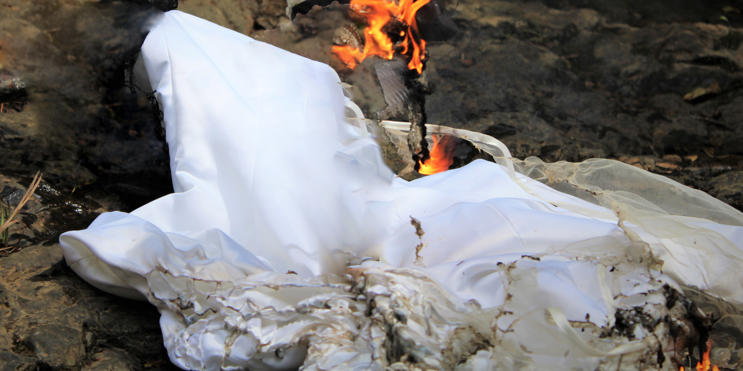 Burning wedding dress | Source: Shutterstock