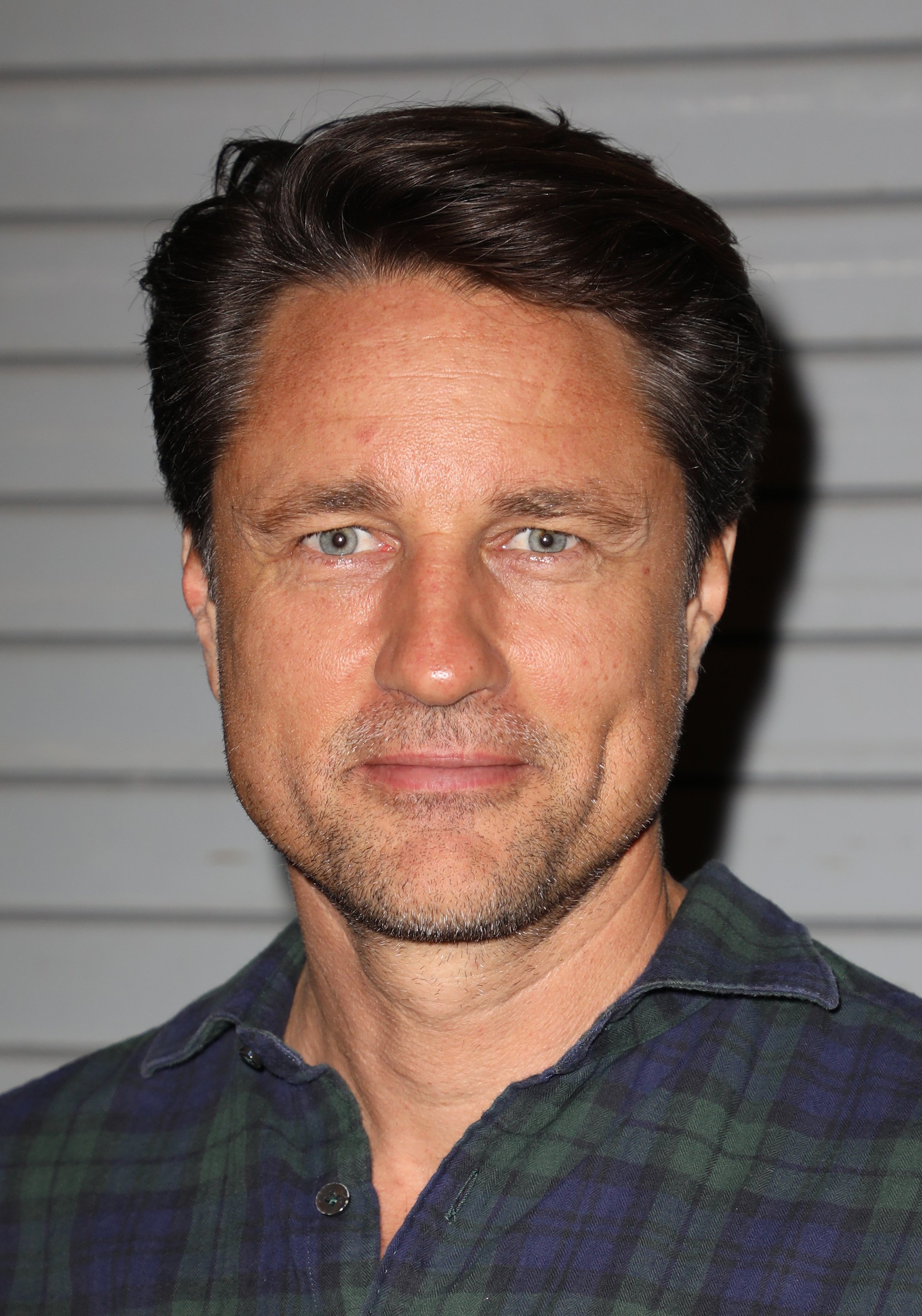 Martin Henderson on the set of "Despierta America" to promote "The Strangers Prey at Night" on March 1, 2018 | Source: Getty Images