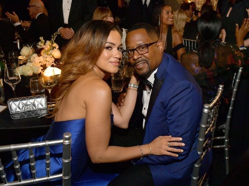 Martin Lawrence and his fiancee Roberta at an Awards Show | Source: Getty Images/GlobalImagesUkraine