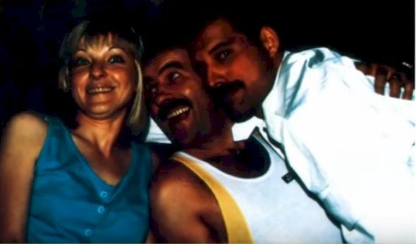 Mary Austin, Jim Hutton, and Freddie Mercury. I Image: YouTube/ Perfect Life.