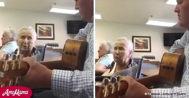 Old lady shows off her powerful voice and her singing quickly goes viral