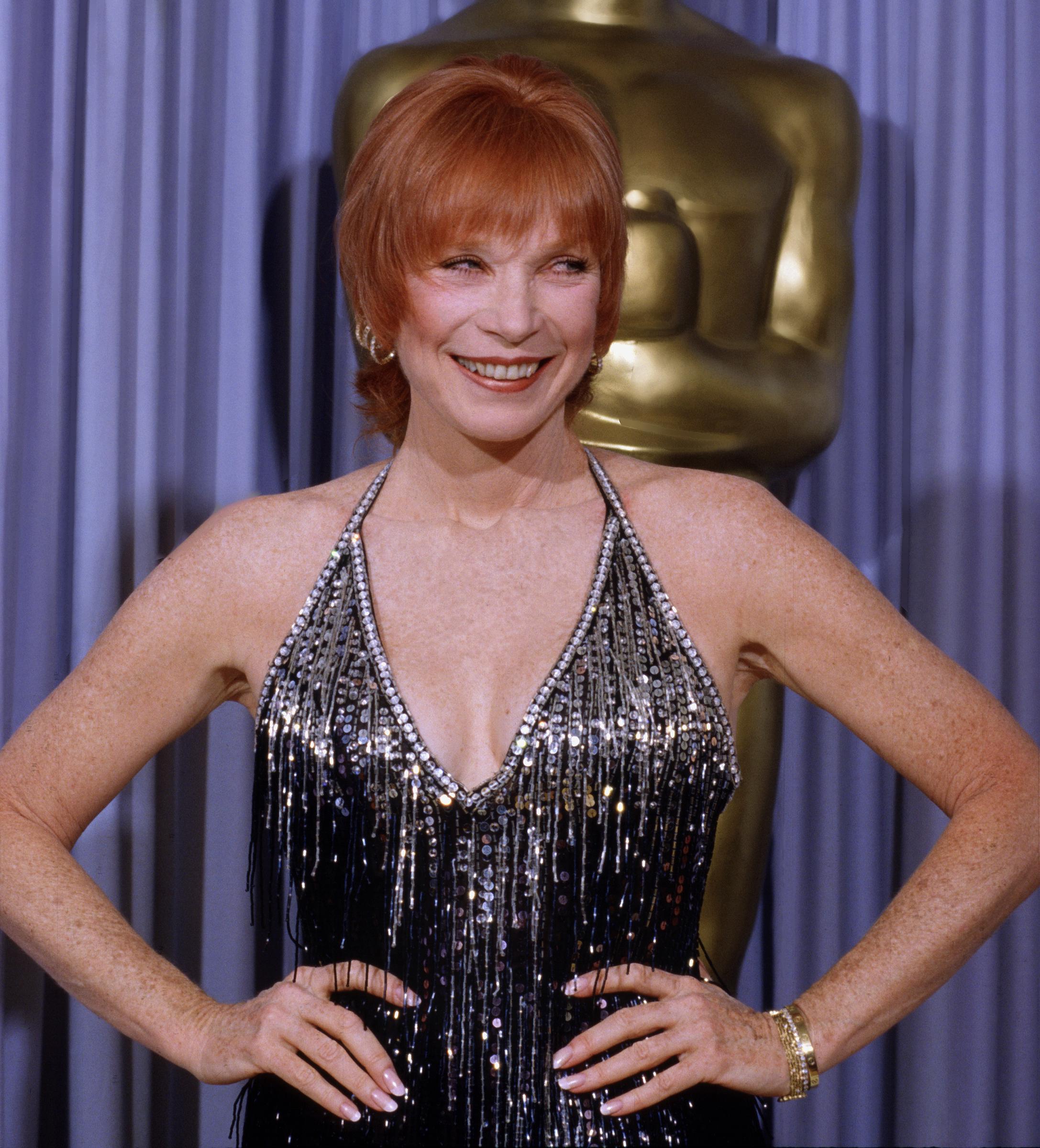 Shirley MacLaine backstage at the Academy Awards Show, March 30, 1987 in Los Angeles, California | Source: Getty Images