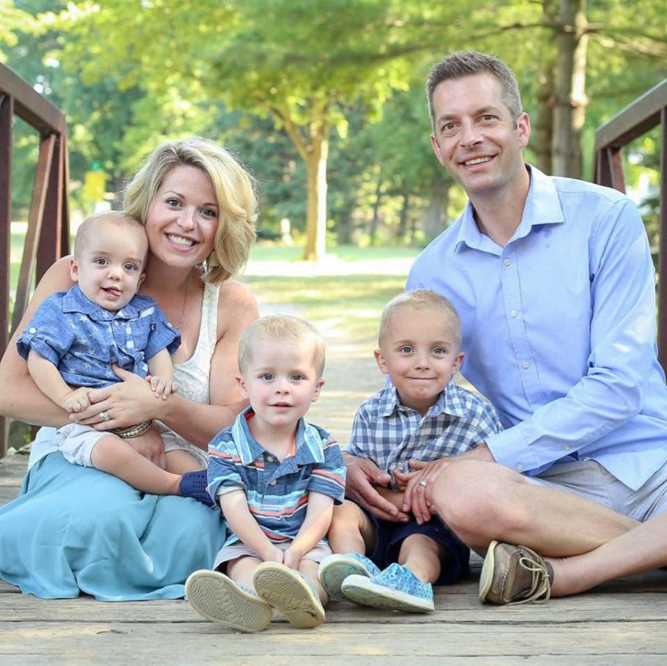 The speculation from netizens was varied. Kristopher and Amanda Karolkiewicz with three of their kids in a photo posted on July 19, 2016. | Source: Facebook/Kr Ka