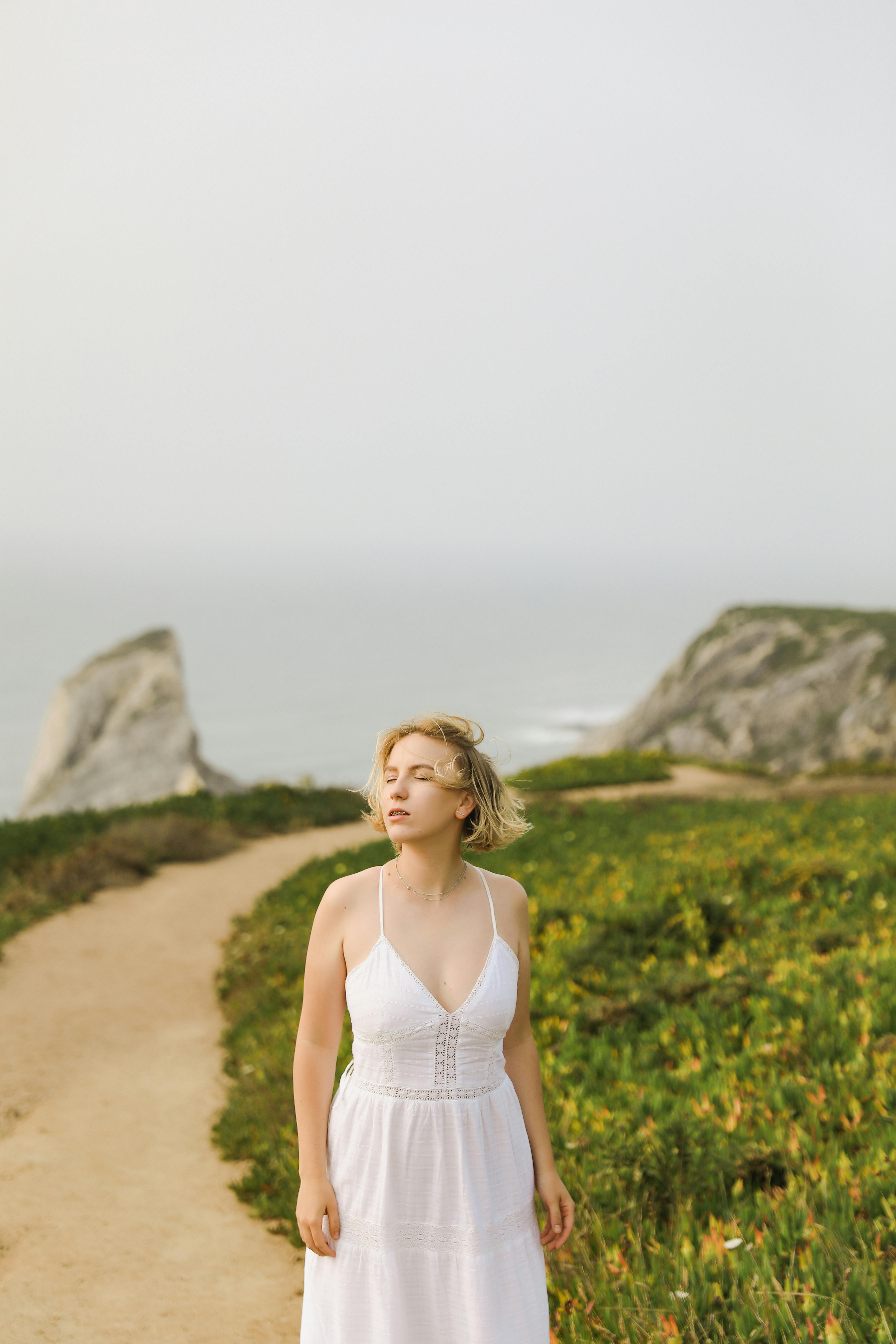 Relaxed woman | Source: Pexels