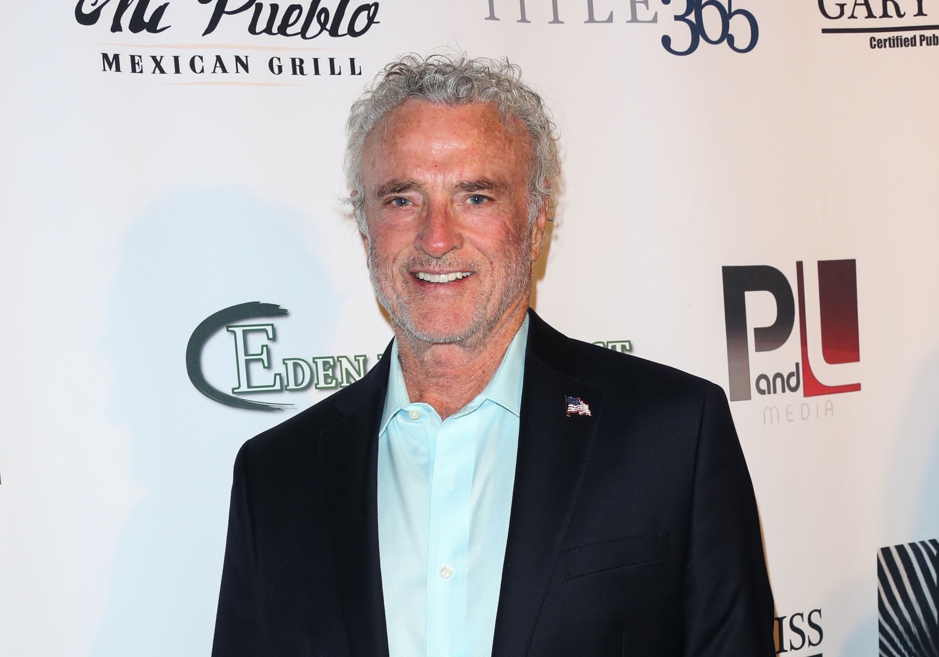 Schauspieler Kevin Dobson nimmt an der 23. jährlichen Veterans Holiday Celebration "Eine Nacht für Helden" am 21. November 2015 in Beverly Hills, Kalifornien teil. (Foto von Paul Archuleta) | Quelle: Getty Images Schauspieler Kevin Dobson nimmt an der 23. jährlichen Veterans Holiday Celebration "Eine Nacht für Helden" am 21. November 2015 in Beverly Hills, Kalifornien teil. (Foto von Paul Archuleta) | Quelle: Getty Images