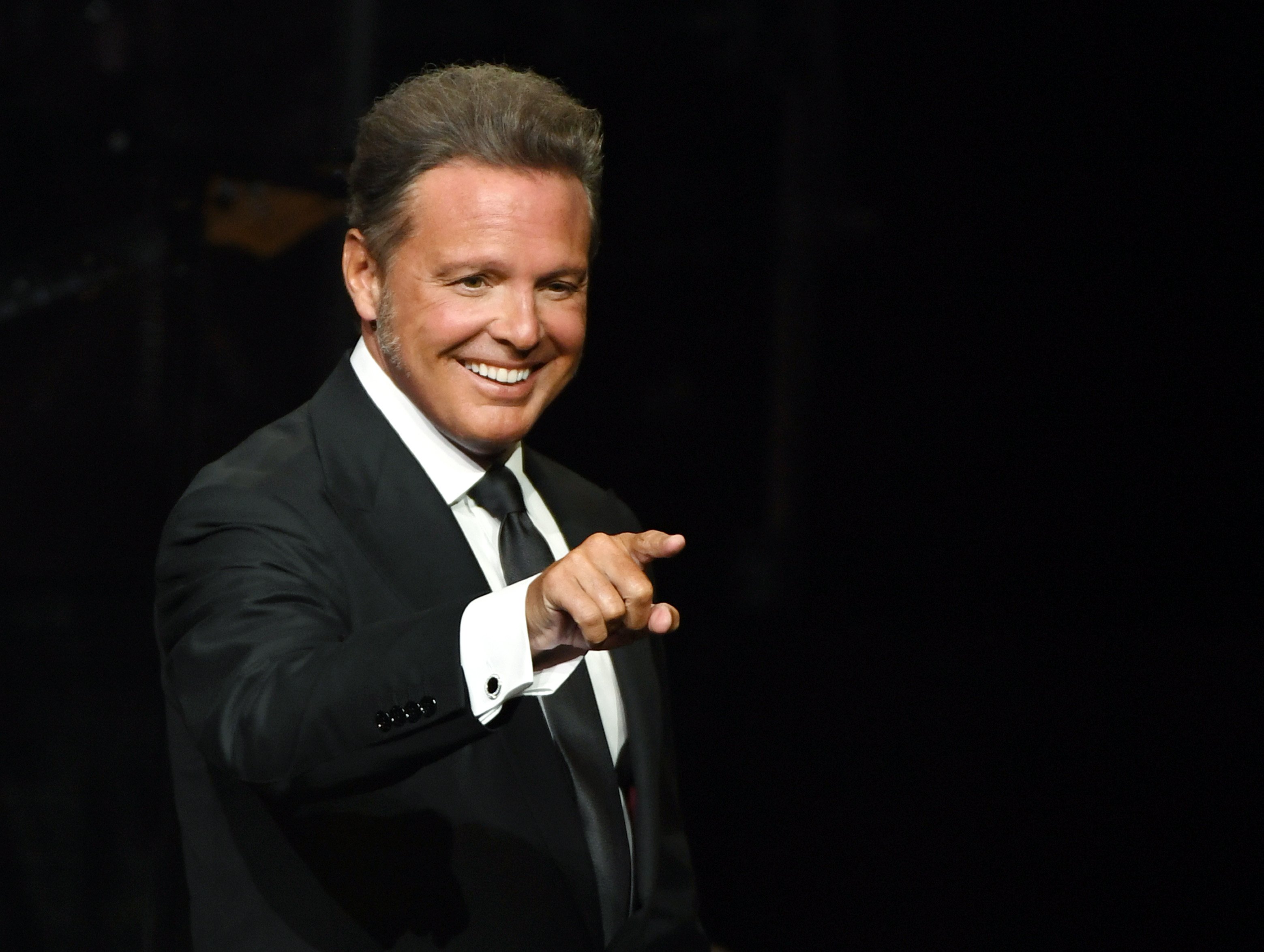  Luis Miguel performing at The Colosseum at Caesars Palace in 2019, in Las Vegas, Nevada. | Source: Getty Images