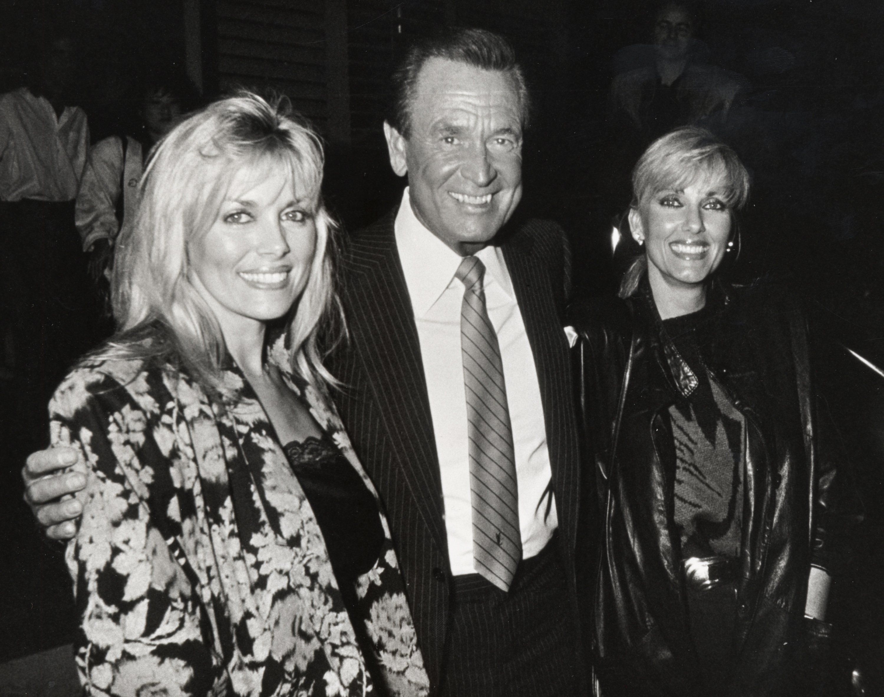 Bob Barker, Dian Parkinson, and Janice Pennington during Bob Barker and Friends Sighting at Nicky Blair's Restaurant - November 11, 1986 at Nicky Blair's Restaurant in Hollywood, California | Source: Getty Images
