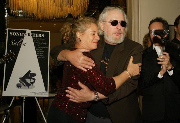 Carole King and Gerry Goffin at the Private Residence in Beverly Hills, California | Photo: Getty Images