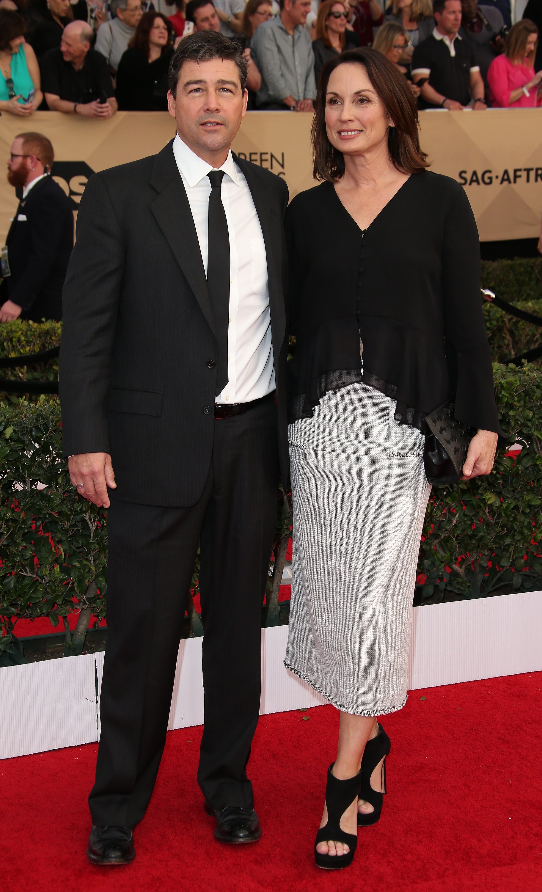 Kyle Chandler and Kathryn Chandler at the 23rd Annual Screen Actors Guild Awards on January 29, 2017, in California. | Source: Getty Images