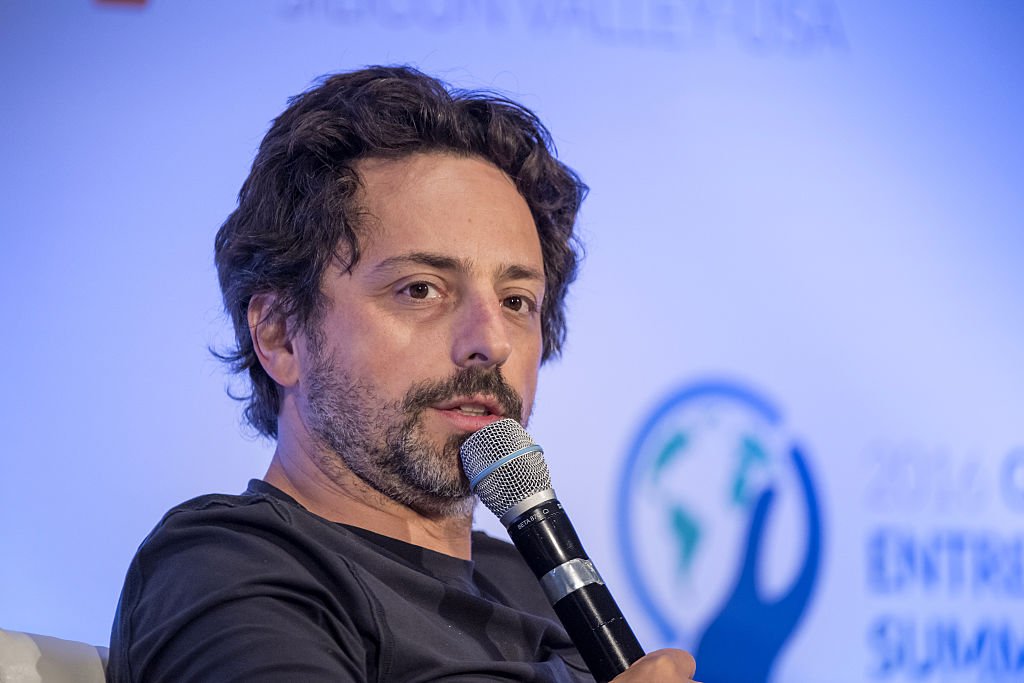 Sergey Brin, président d'Alphabet et co-fondateur de Google Inc., prend la parole lors du Global Entrepreneurship Summit (GES) 2016 à l'Université de Stanford à Stanford. | Photo : Getty Images