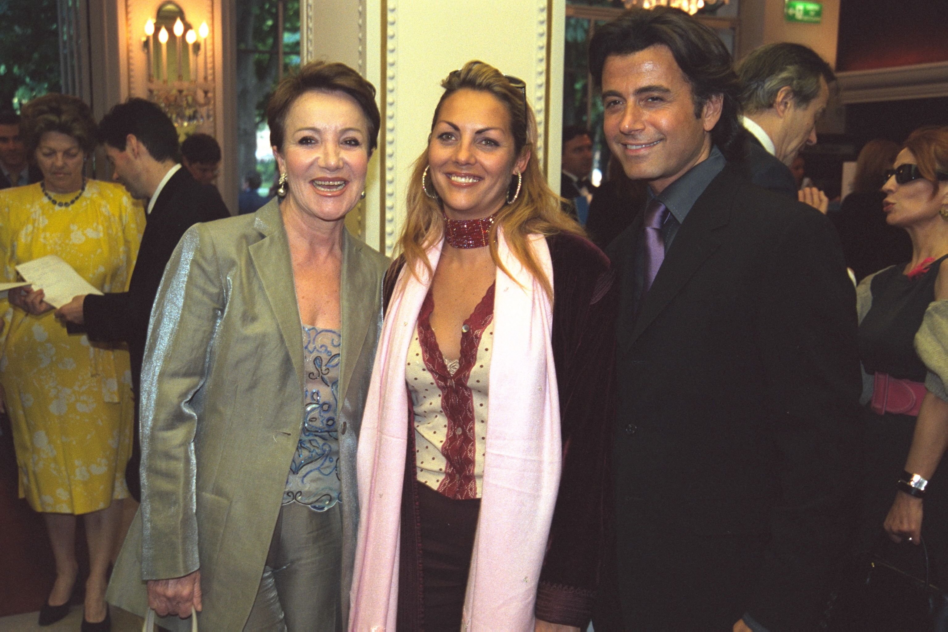 Yaguel Didier, Hermine de Clermont-Tonnerre et Alexandre Zouari. | Photo : Getty Images Yaguel Didier, Hermine de Clermont-Tonnerre et Alexandre Zouari. | Photo : Getty Images