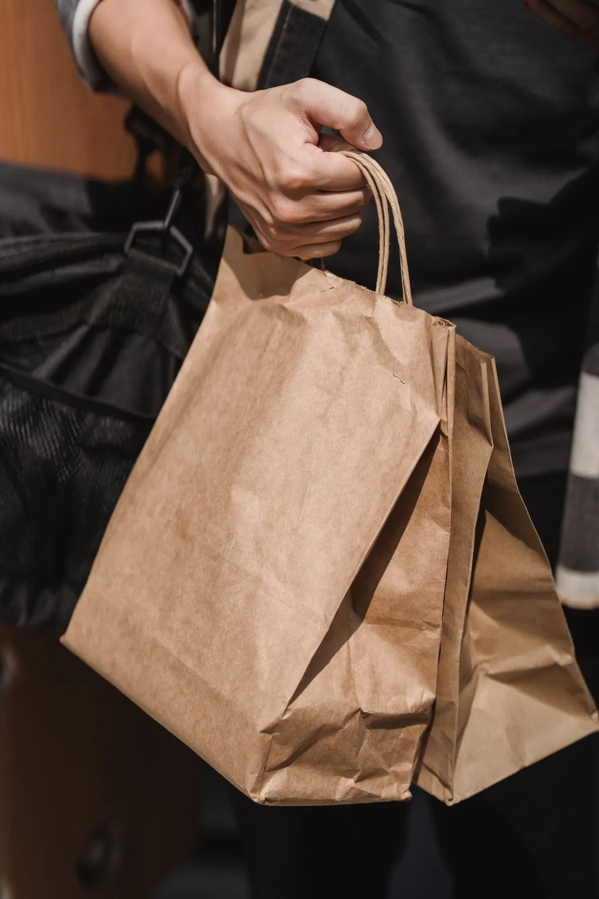 James did not want to take anything from the old lady who could not even afford a few groceries. | Source: Pexels