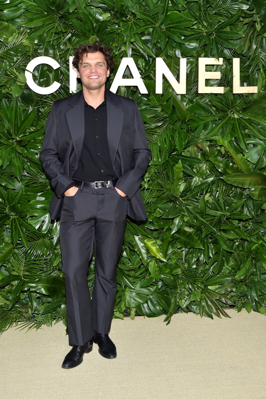 Ray Nicholson at the Chanel dinner celebrating Gabrielle Chanel Essence With Margot Robbie event on September 12, 2019, in Los Angeles, California. | Source: Getty Images