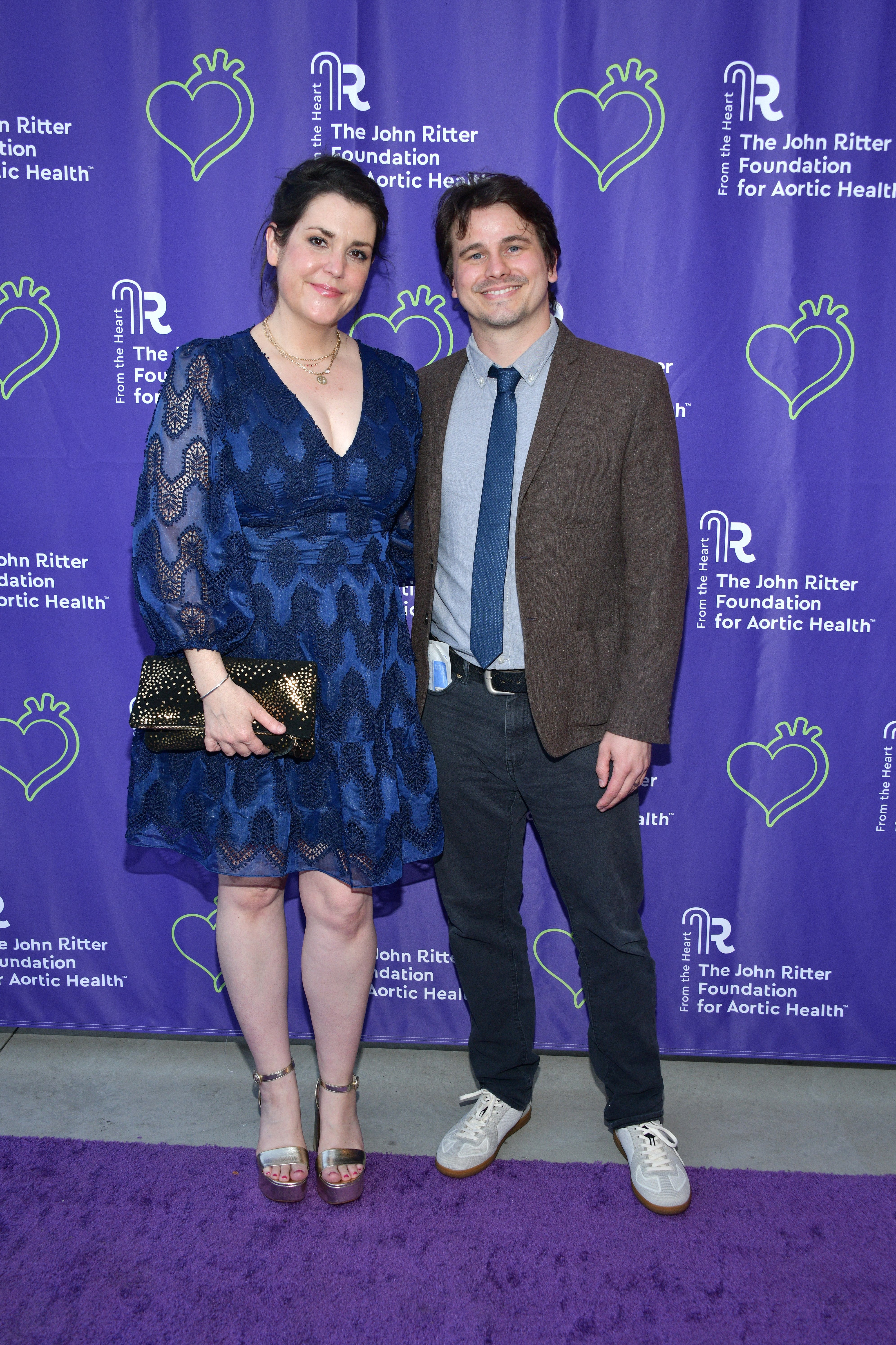 Actress Melanie Lynskey and actor Jason Ritter attending an Evening from the Heart LA 2022 Gala at Valley Relics Museum, Van Nuys, California on May 05, 2022. | Source: Getty Images