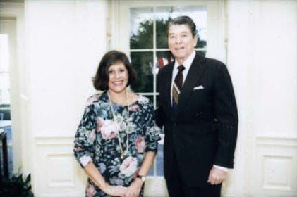President Ronald Reagan and Carol McCain Farewell Photo at the White House Garage carpet drivers | Wikimedia