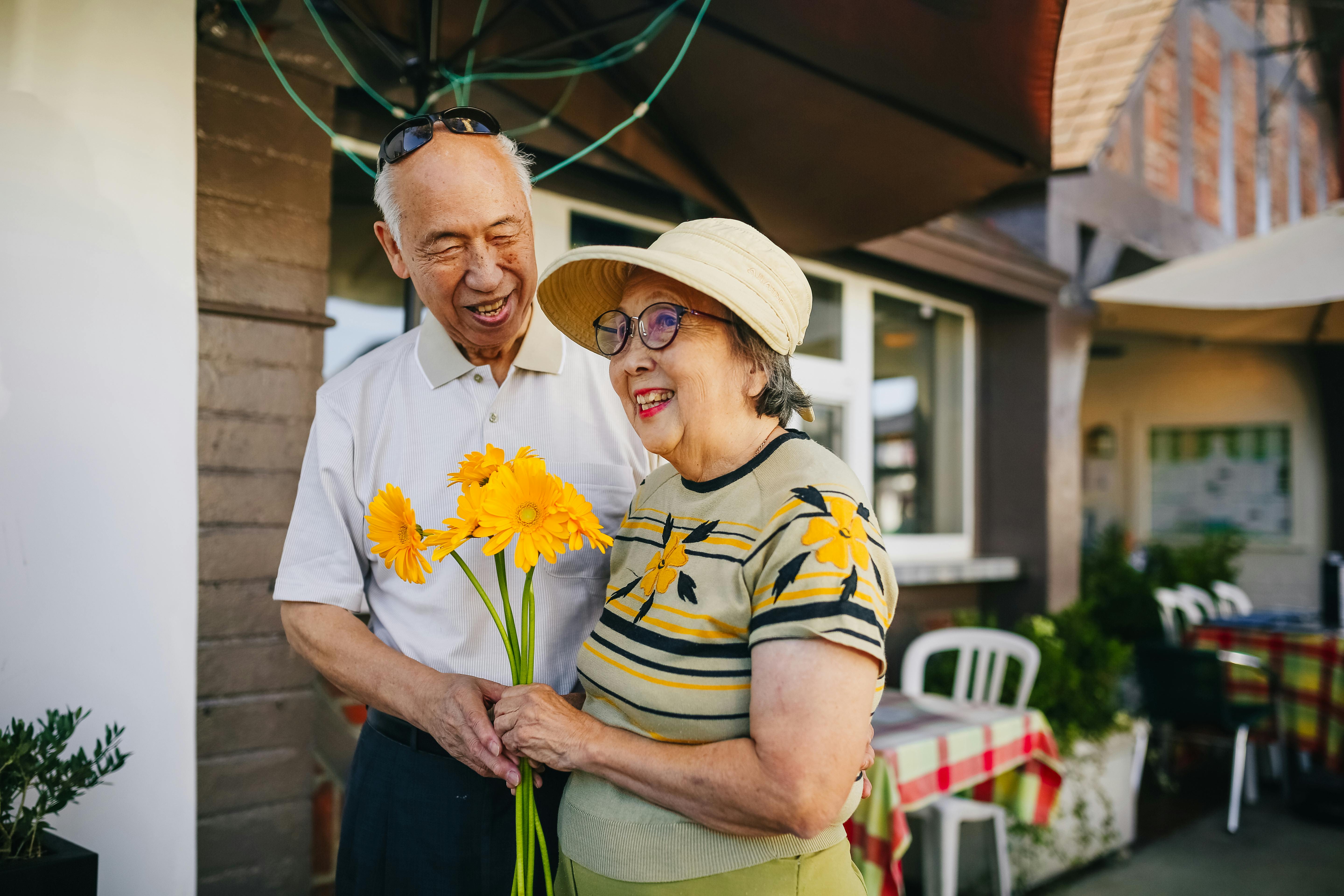 Happy elderly couple | Source: Pexels